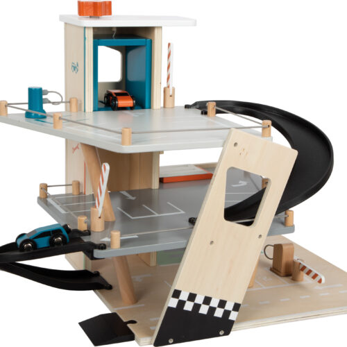 small foot Parkeringshus, Rally